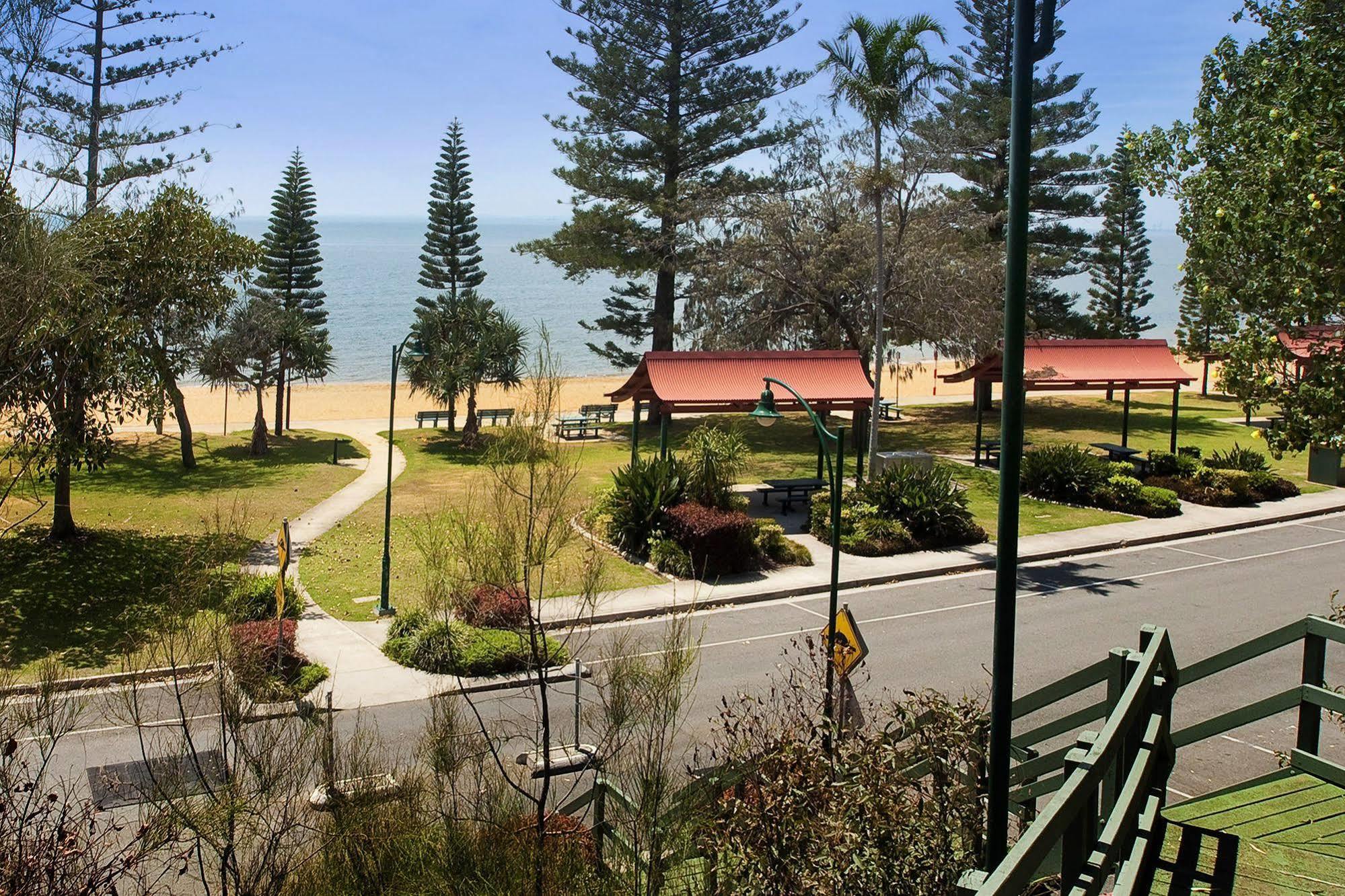 Beach House On Suttons Apartamento Redcliffe Exterior foto